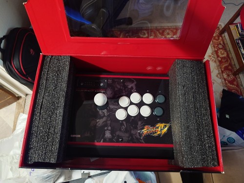 Mad catz street fighter - catz, iv